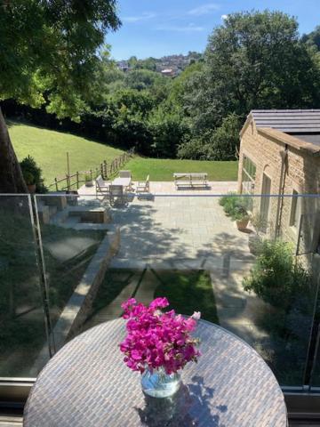 The Owl'S Nest At Dunkirk Bank Hotel Nailsworth Exterior photo